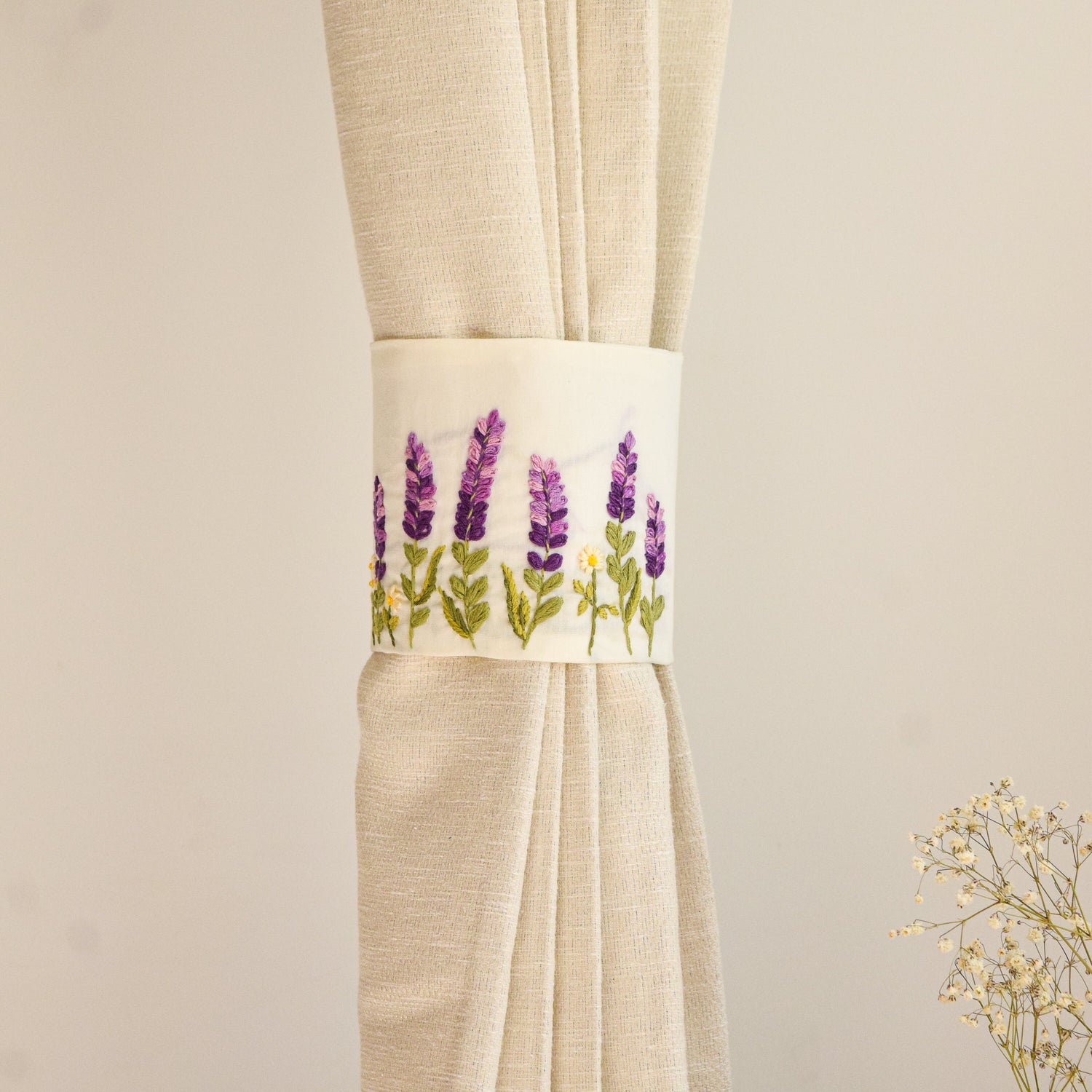 Curtain tiebacks