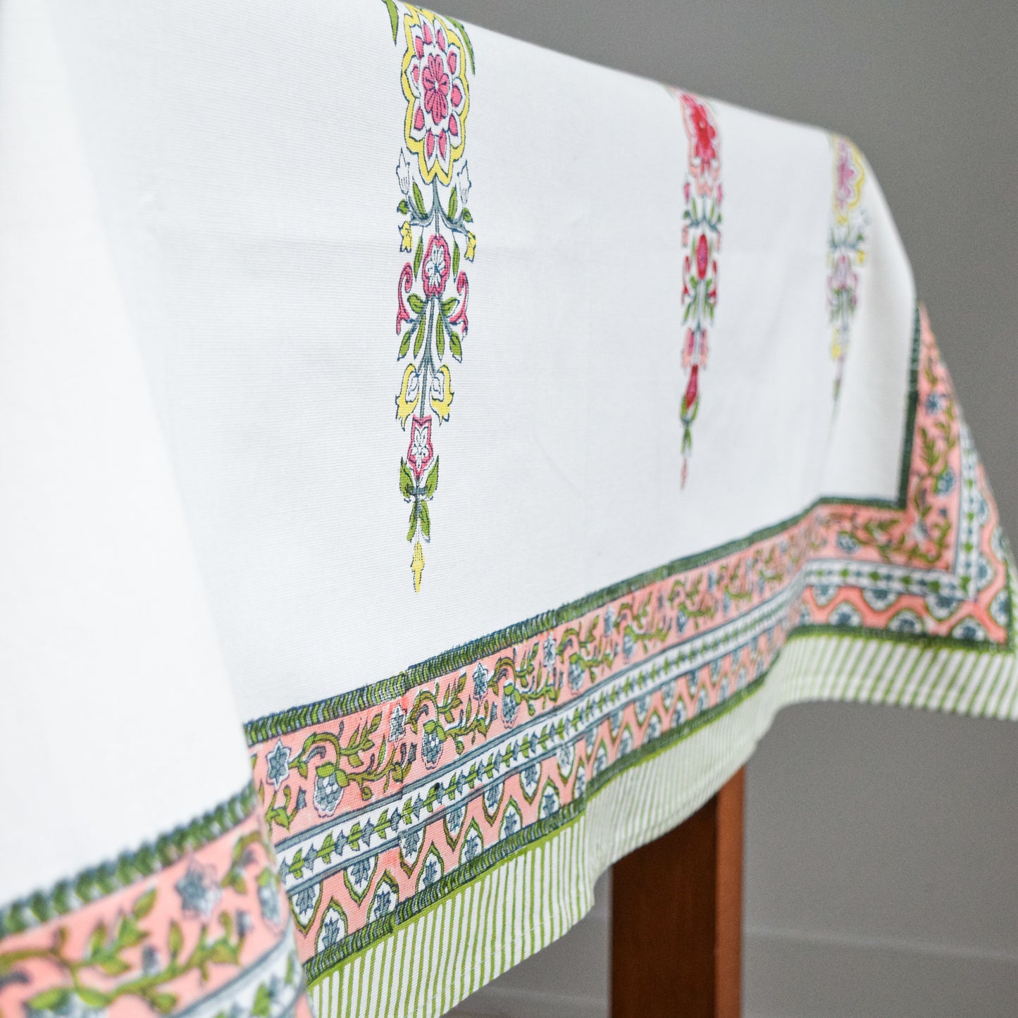 Multi-floral poppy tablecloth