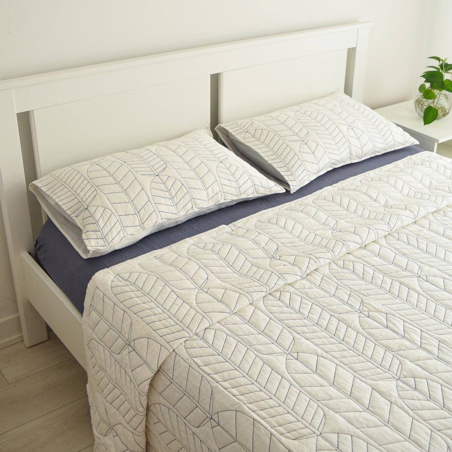 Black and White Feather Patterned Premium Embroidered Quilt Set