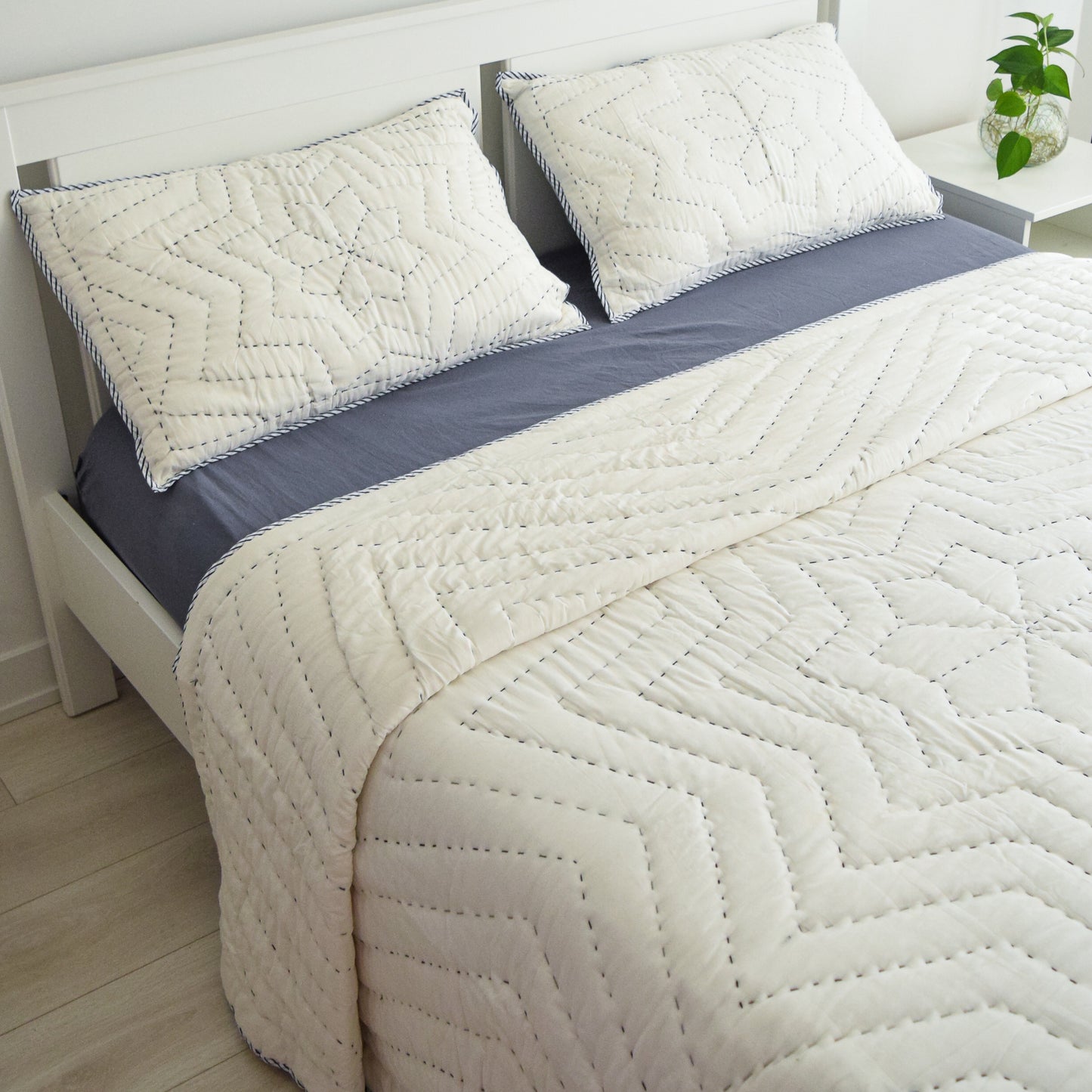 Black and White Threaded Hand-stitched Premium Quilt Set