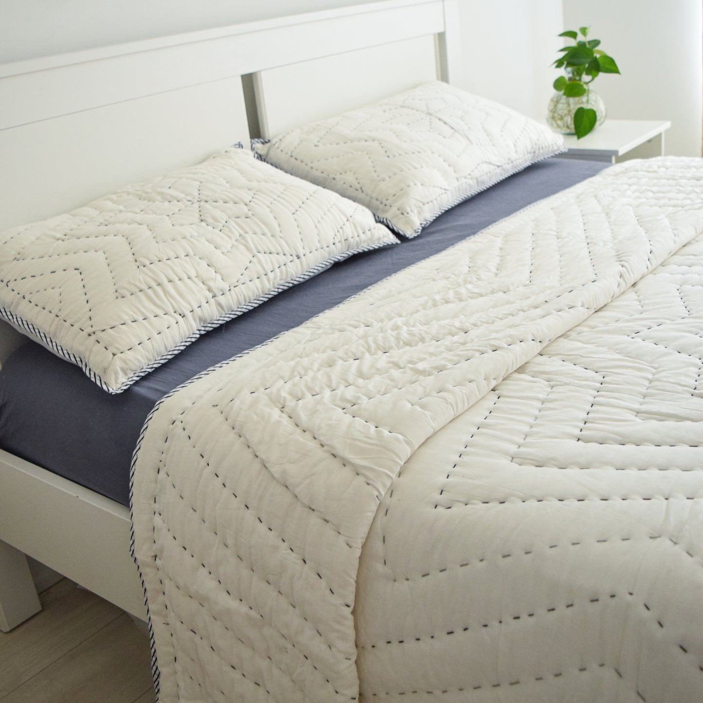 Black and White Threaded Hand-stitched Premium Quilt Set