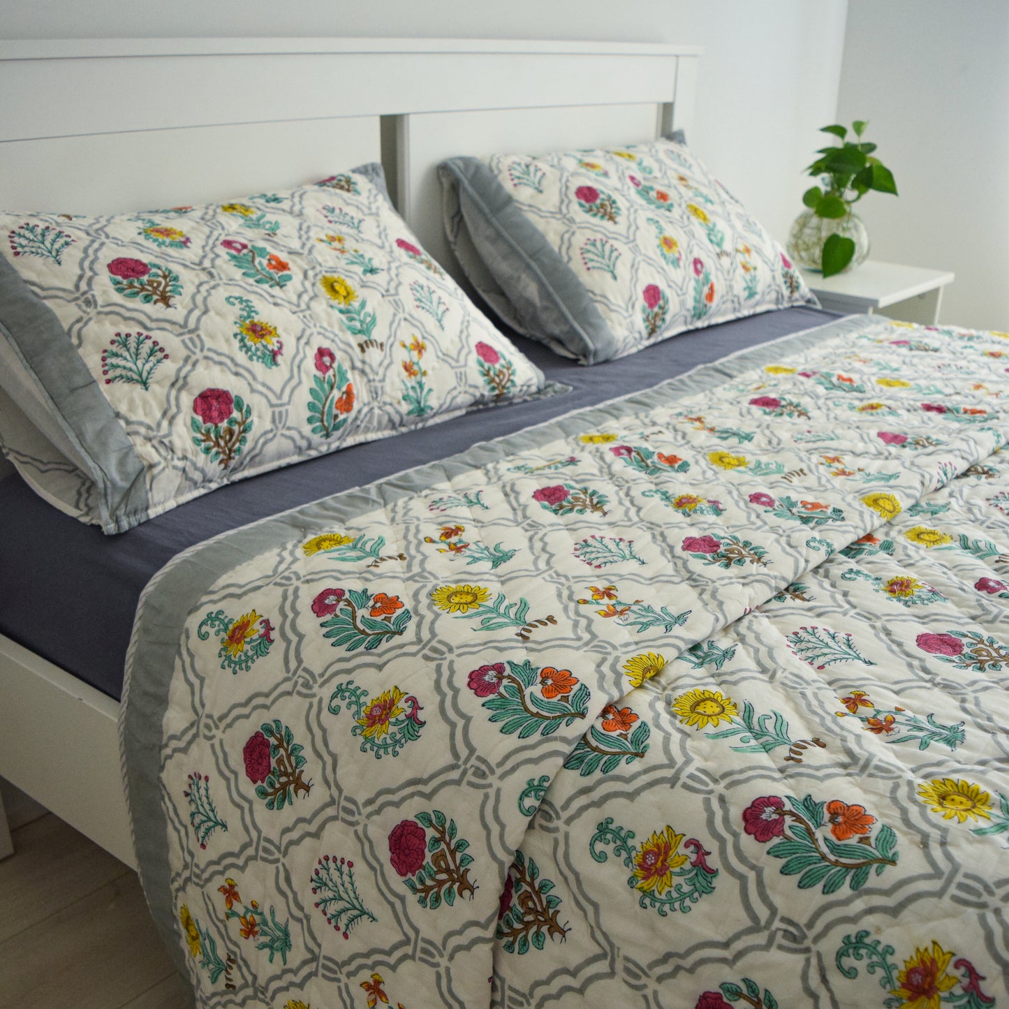 Floral Motif Premium Quilt Set 02