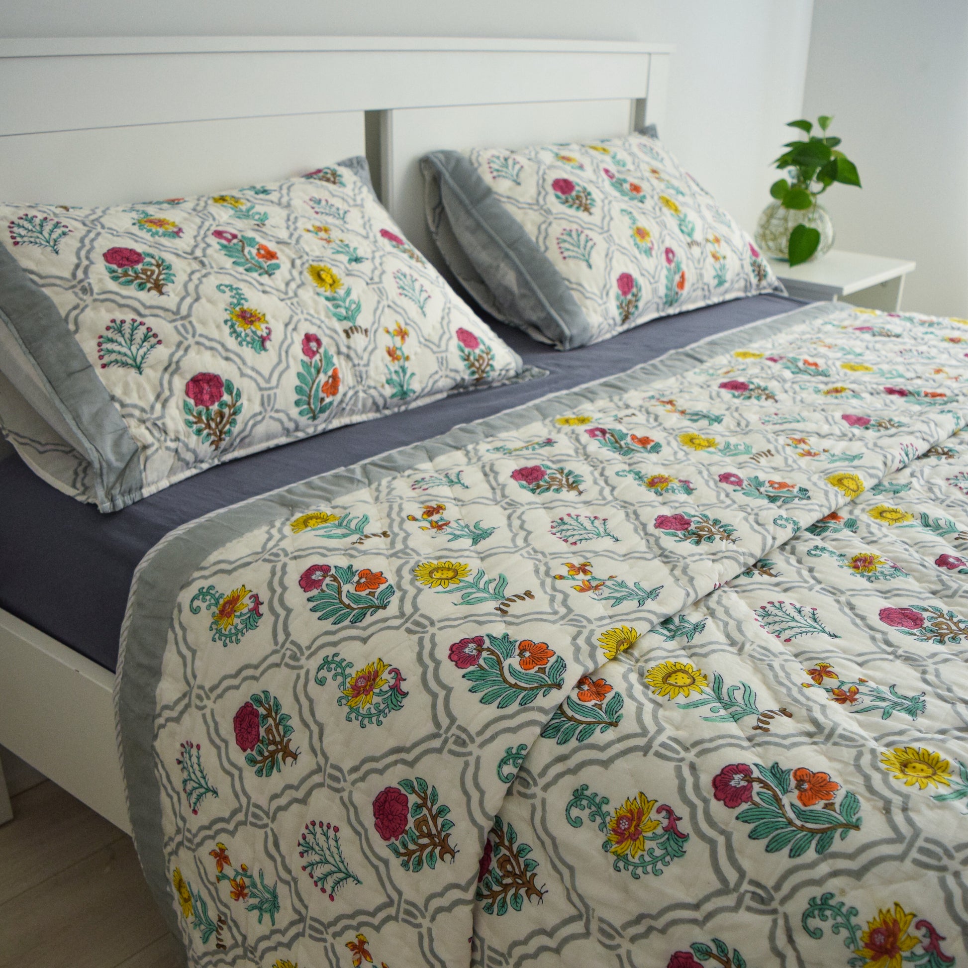 Floral Motif Premium Quilt Set 02