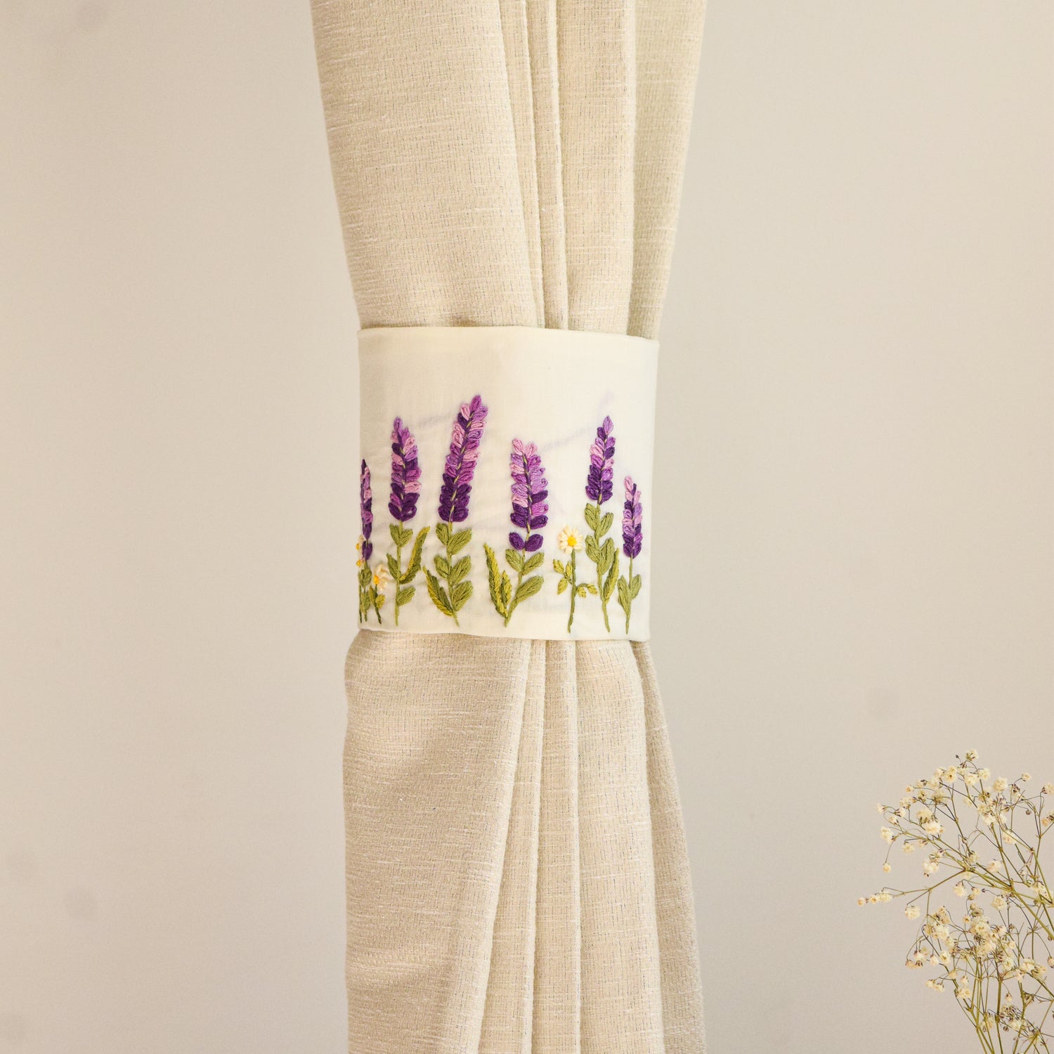 Curtain tiebacks