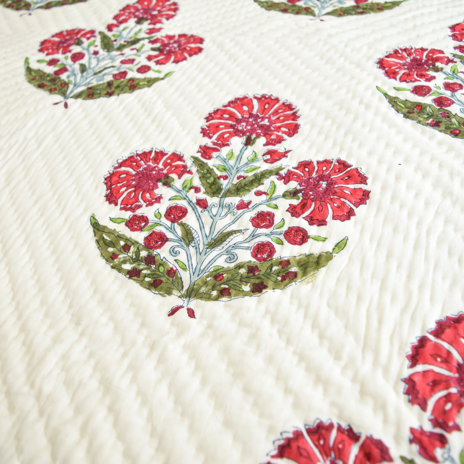 Red Poppy-Themed Premium Quilt Set 04